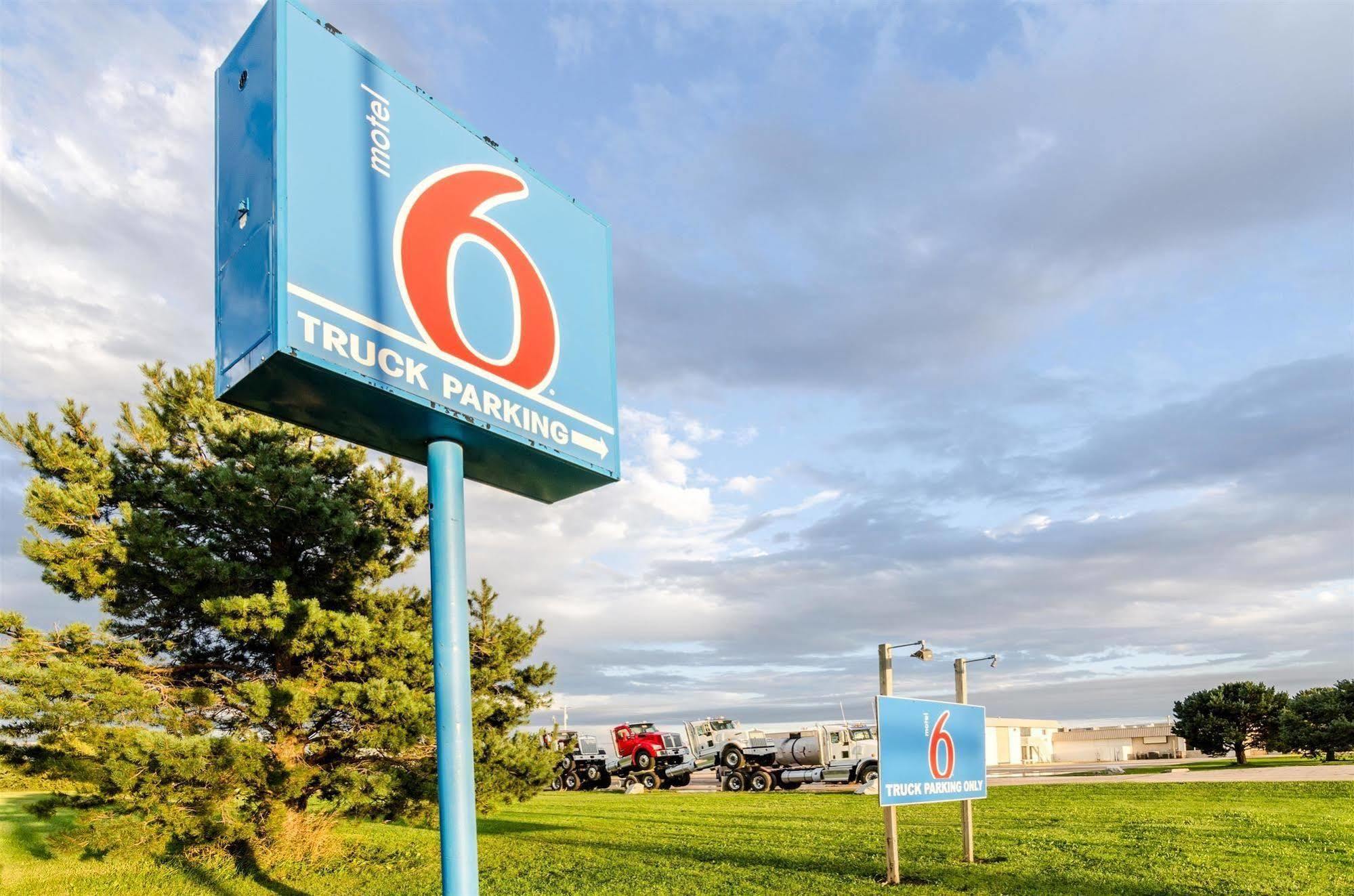 Motel 6-York, Ne Eksteriør billede