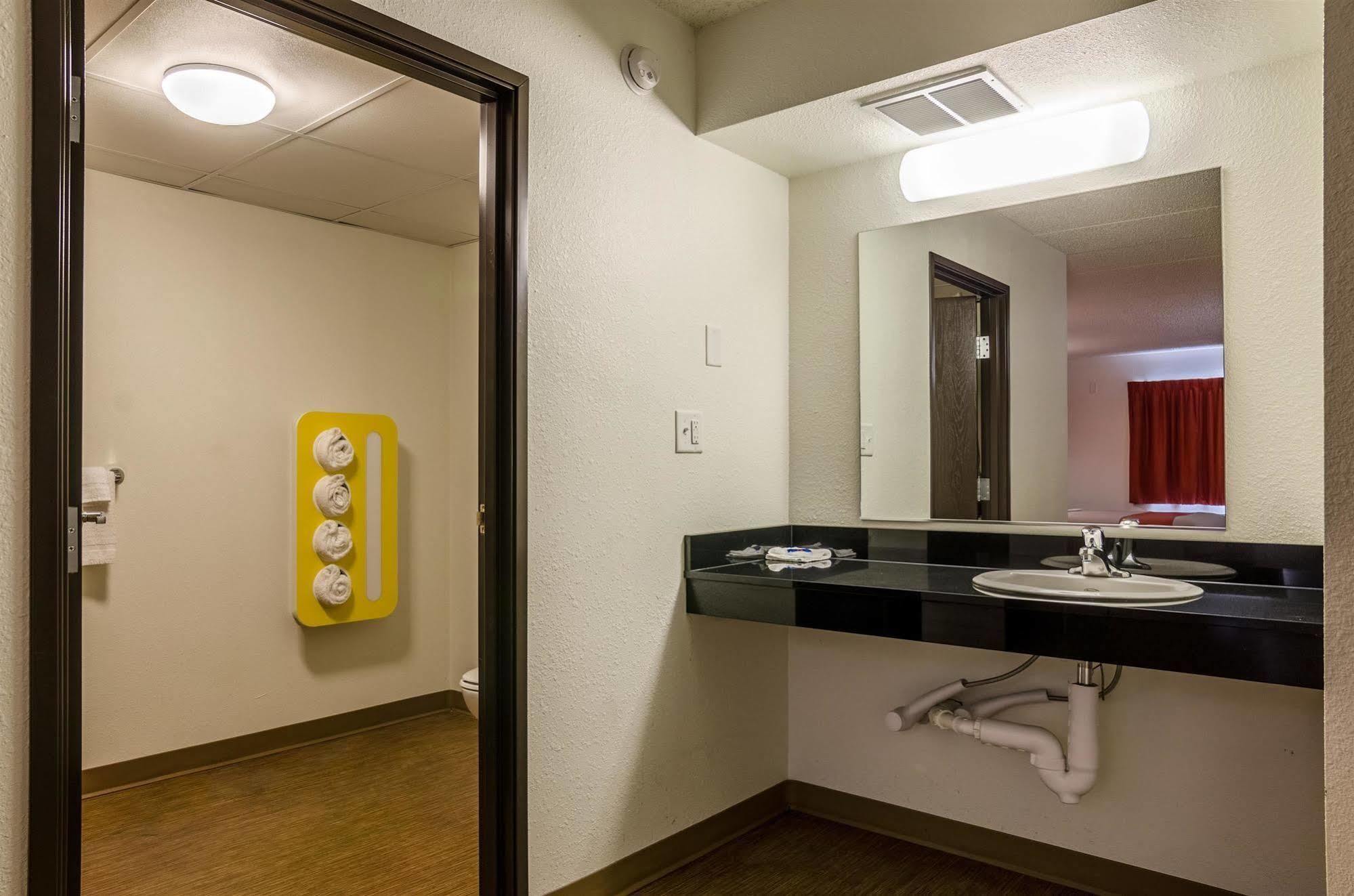 Motel 6-York, Ne Eksteriør billede