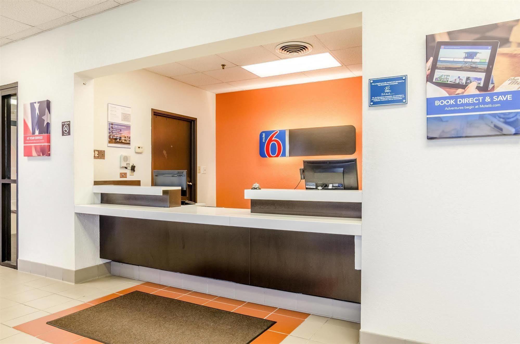 Motel 6-York, Ne Eksteriør billede